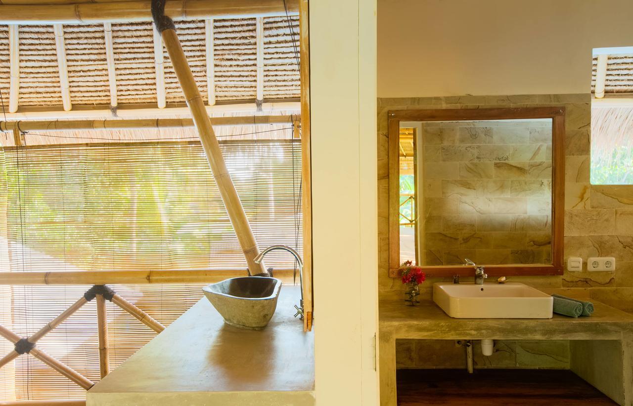 Flowers & Fire Yoga Garden Gili Air Exterior photo
